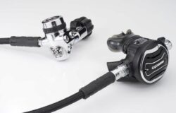 Apeks XTX 200 Regulator (1st & 2nd Stage) - Yoke