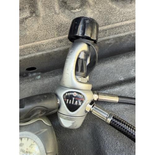 Aqua Lung Titan Regulator Set - USED