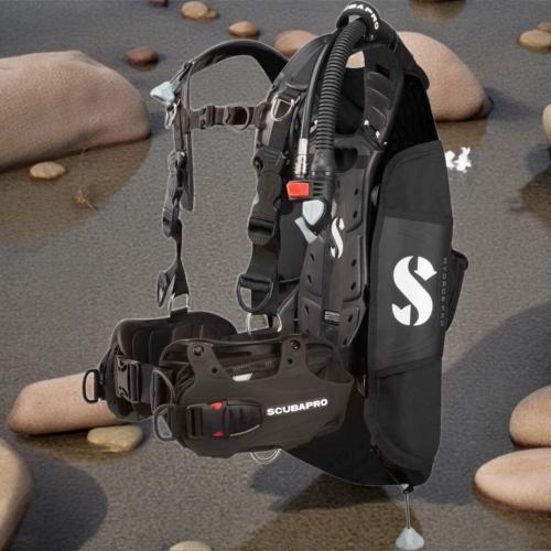 Hydros Pro Small w/Balanced Inflator Mens - Black-Display Open Box