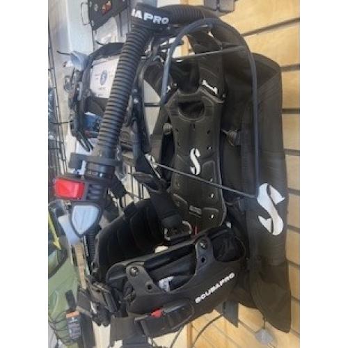 Hydros Pro Small w/Balanced Inflator Mens - Black-Display Open Box