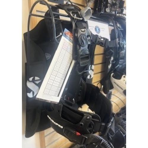 Hydros Pro Small w/Balanced Inflator Mens - Black-Display Open Box