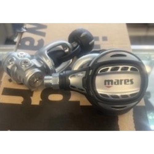 Mares Regulator ATLAS 62X Yoke-Display Open Box