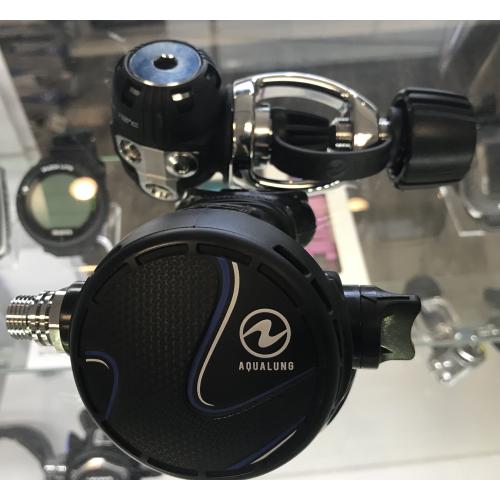 AQUALUNG TITAN REGULATOR-Display Open Box