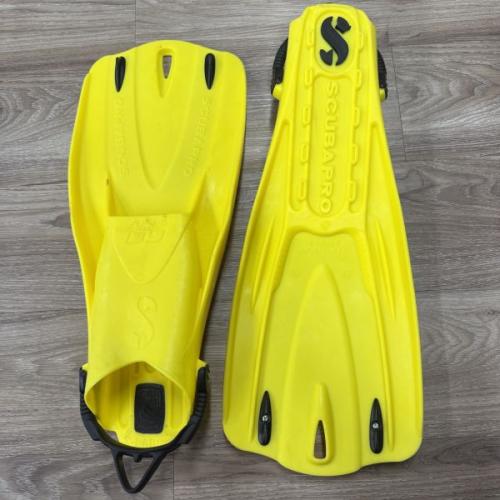 GO Sport - Yellow - XL - Open Box - Display Model