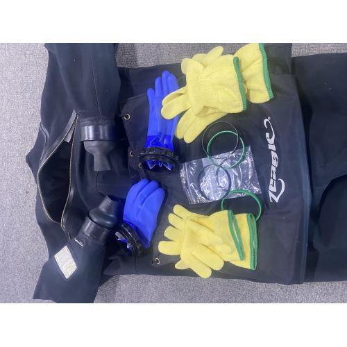 ZEAGLE  "CANVAS" DRYSUIT XL USED ZEAGLE  "CANVAS" DRYSUIT XL USED