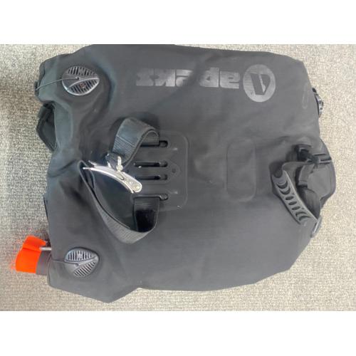 Apeks Black Ice BC ML/LG USED