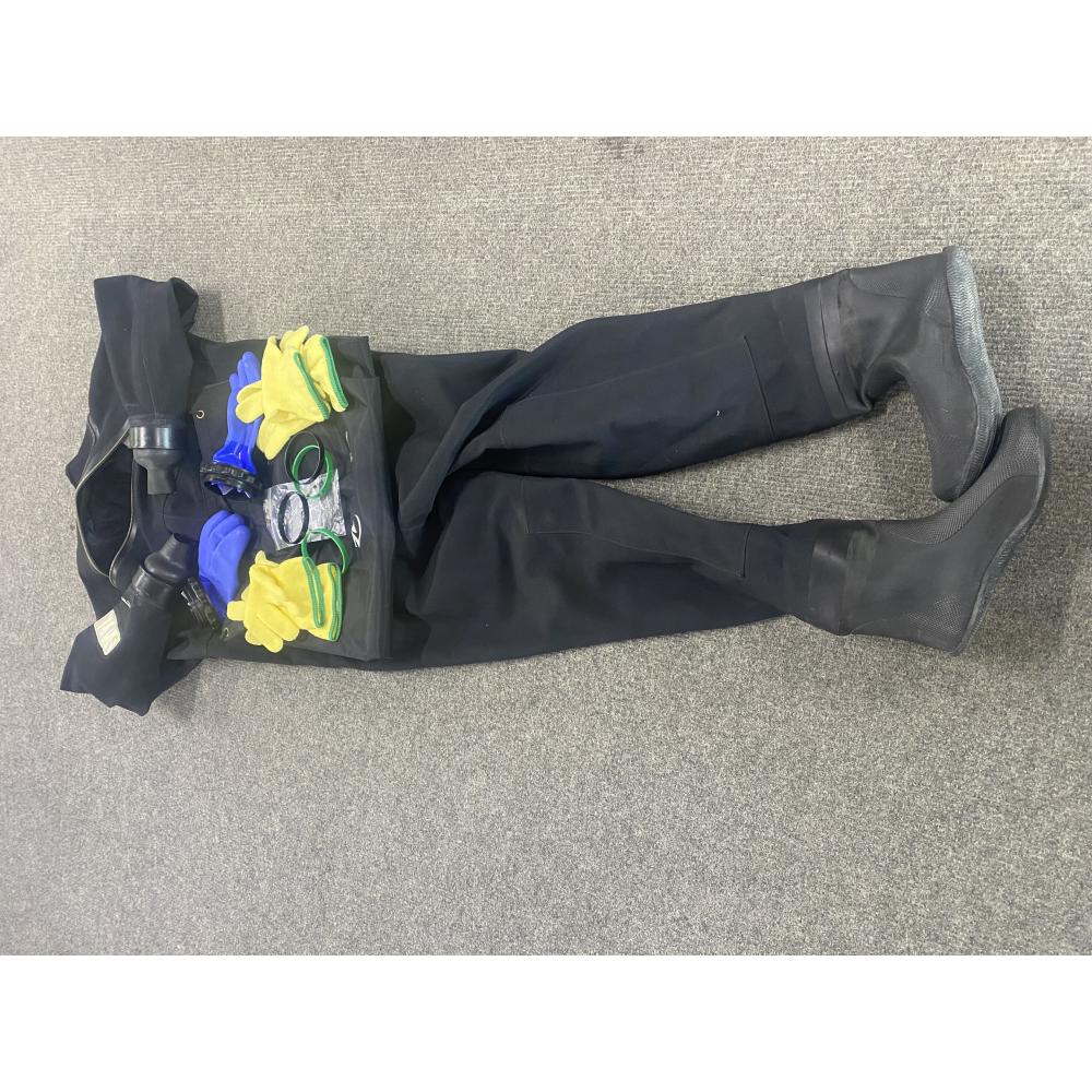 ZEAGLE  "CANVAS" DRYSUIT XL USED ZEAGLE  "CANVAS" DRYSUIT XL USED