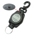 RETRACTOR WITH CLIP AND LOCK