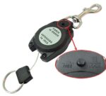 RETRACTOR WITH METAL CLIP AND LOCK