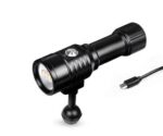 D820V DIVE LIGHT (INCLUDES BATTERY AND CHARGER)
