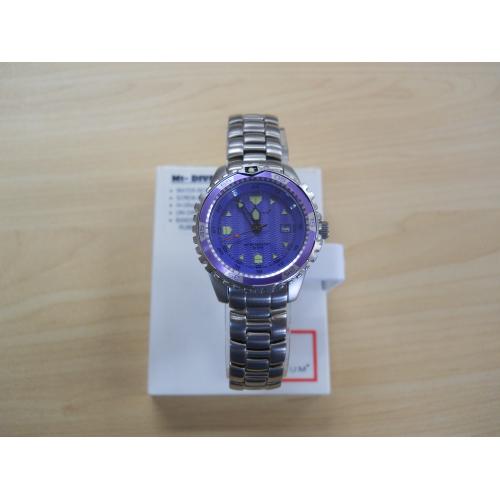 Momentum M1 - Diver