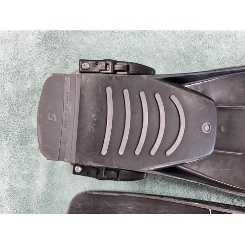 Consignment Back TUSA Liberator X-Ten fins size S