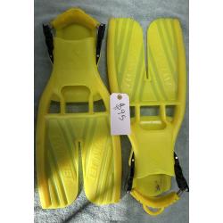 Consignment Yellow ScubaPro Twin Jet fins size M