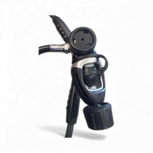 SCUBAPRO MK25 S555 w/ Computer