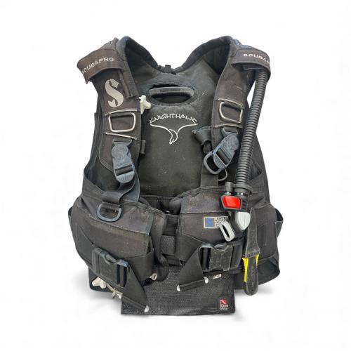 KNIGHTHAWK, LARGE  W/ NEW BALANCED INFLATOR-USED