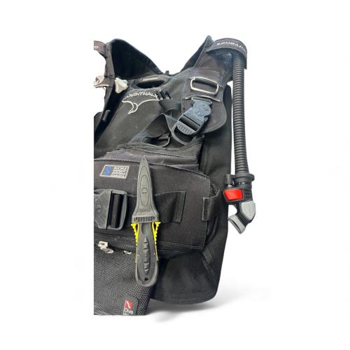 KNIGHTHAWK, LARGE  W/ NEW BALANCED INFLATOR-USED