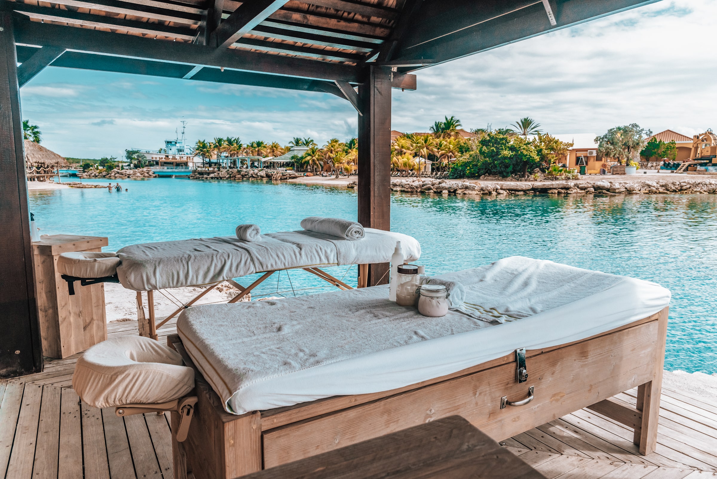 LionsDive Beach Resort spa