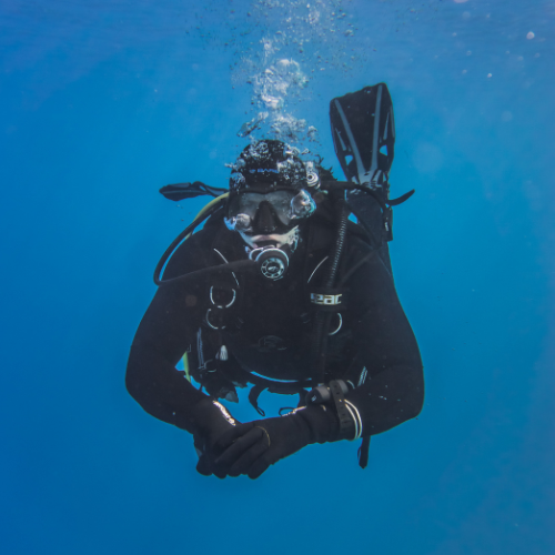 Diver making a safe, controlled safety stop