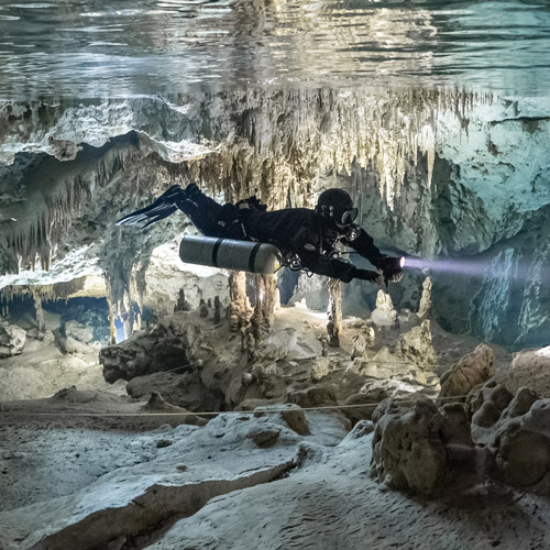 Safety-focused SDI scuba instructor training