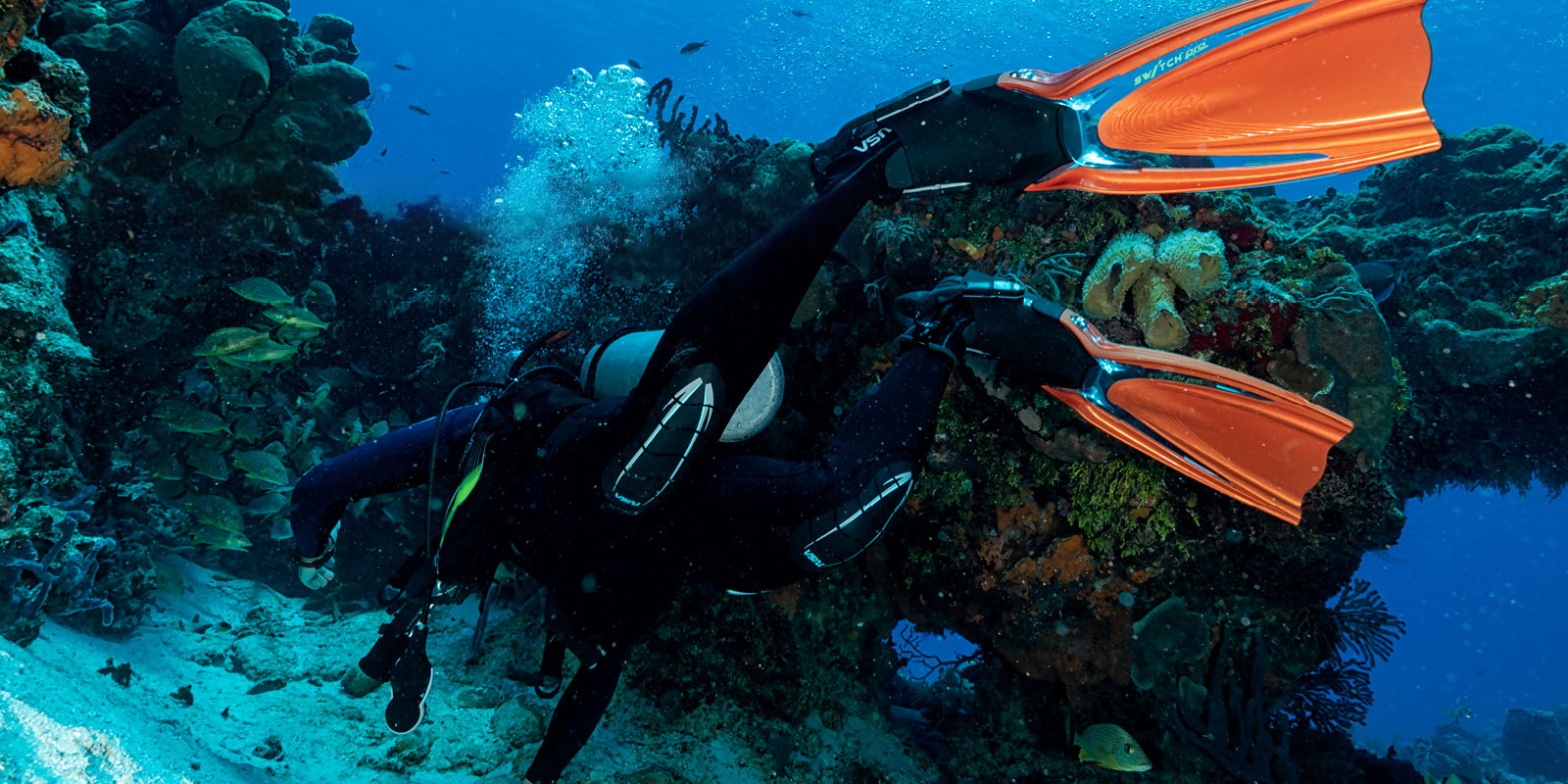 Different Types of Scuba Fins - TUSA Hyflex