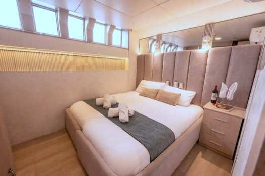 An ensuite double cabin aboard the Humboldt Explorer liveaboard