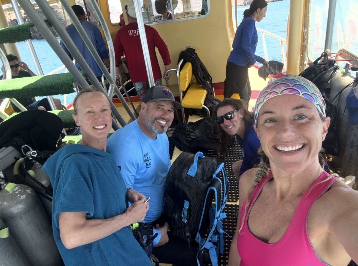 Dive Arizona group on the dive boat in San Carlos