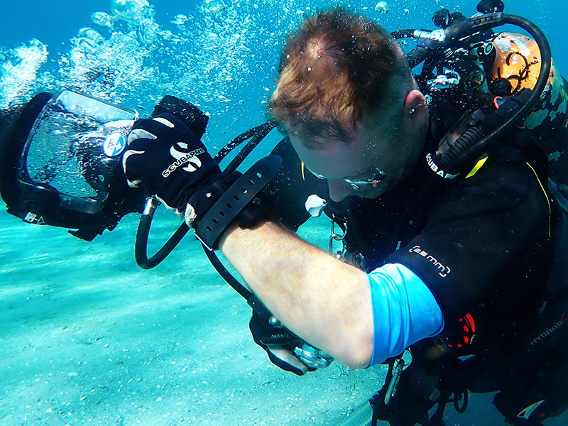 Full Face Mask Removal Underwater