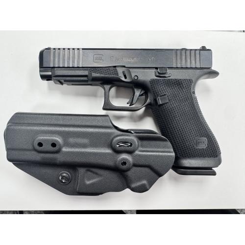 Glock 17 + IWB Holster