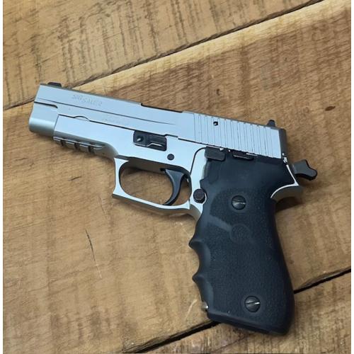 Sig Sauer P220 ST - German Frame