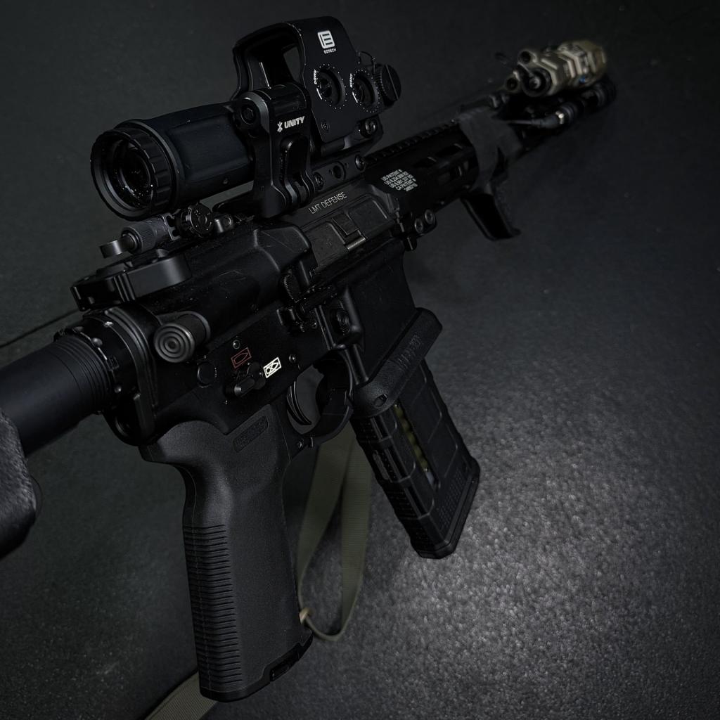 LMT SpecWar — EOTech EXPS-3, Unity FAST Riser, MAWL