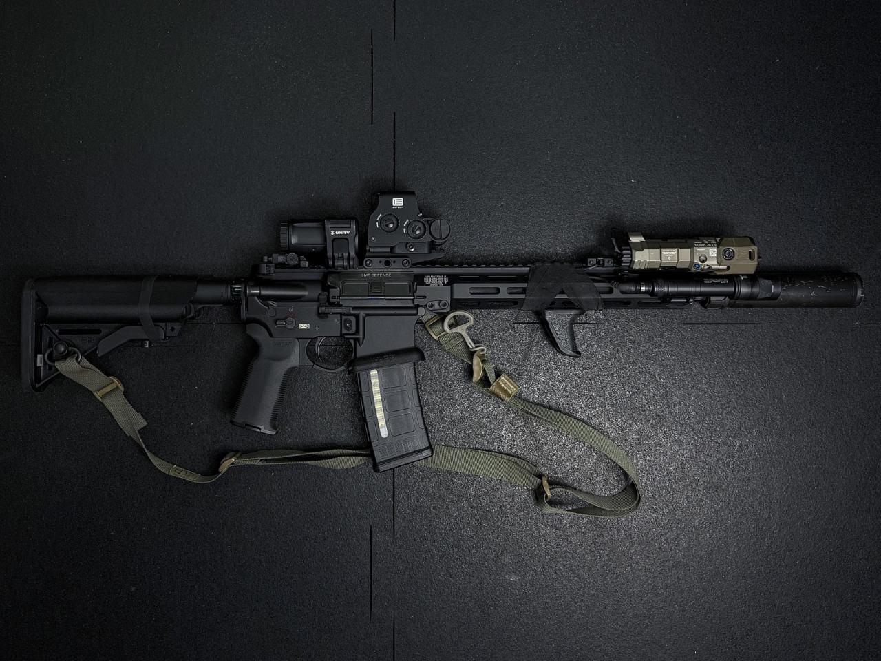 LMT SpecWar — Night Vision Fighting Rifle