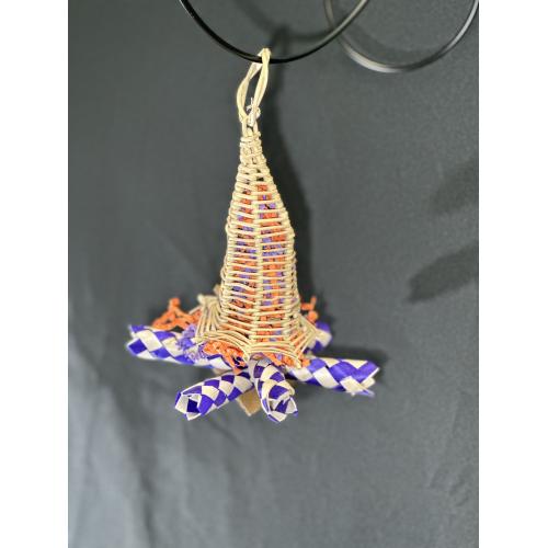 Deluxe Witch Hat Bird Toy