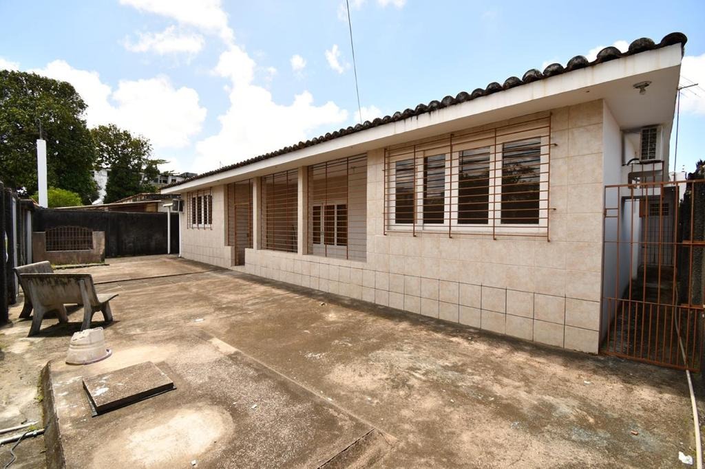 Casa à venda no Cordeiro:
