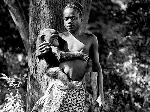 Ota Benga at Bronx Zoo. Image: Public Domain