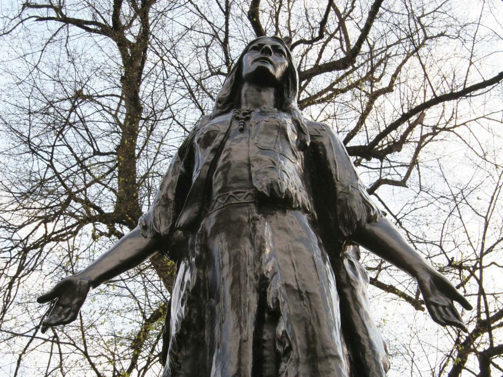 Pocahontas Statue