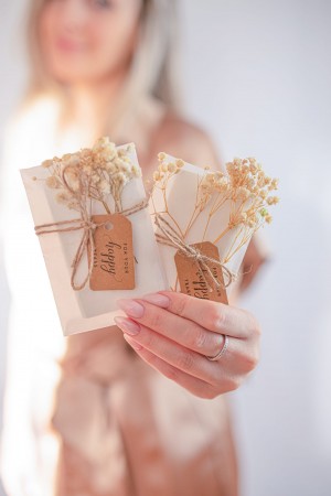 Happy Tears tissue packs for wedding boho design with dried flowers Charmy Now