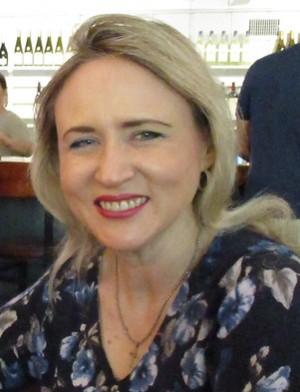 Heather Collins-Grattan Floyd, a Medical Editor at HashtagHealth Agency