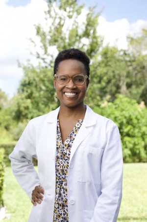 Akilah De Aza, MD, a Family Physician with De Aza Direct Primary Care