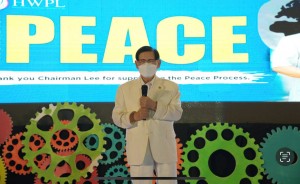 Chairman Lee speaking at the Music Peace Festival