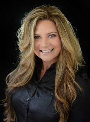 Amie Ceder-Bracey, Recognized by BestAgents.us as a 2023 Top Agent
