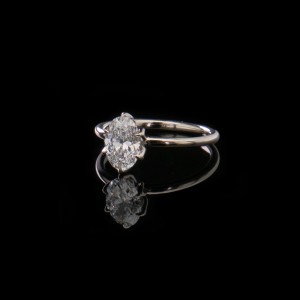 Oval Diamond thin band Angle WG