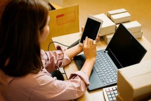 internet online shopping young business start up online seller 21540 16