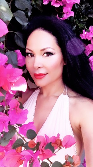 Radhaa Publishing launches Galactic Goddess Memoir on Paperback Internationally