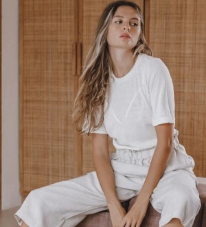 slim fit t shirts for women