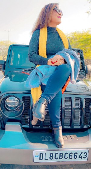 Shalu Singh influncer on shoot