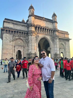 Shalu Singh influncer with her husband at