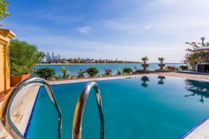 Deluxe Holiday Homes Offering Top-Level Professional AirBnb Management Services in Dubai