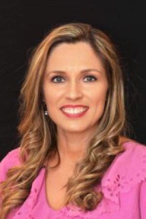 Fatima Vafai, DDS, FAGD, a Dentist with Sincere Smiles