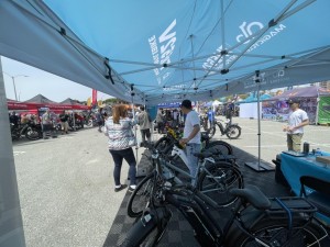 Magicycle Experts at the booths