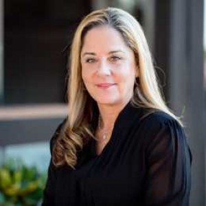 Kim Freitas, Recognized by BestAgents.us as a 2023 Top Agent